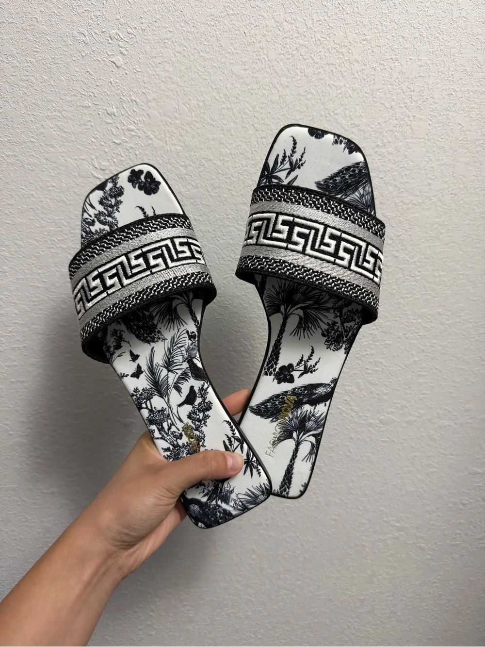 Fashion Nova Navy Blue & White Patterned Slide Sandals